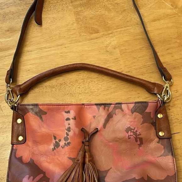 Pioneer Women Flower Pattern Handbag - Picture 3 of 7